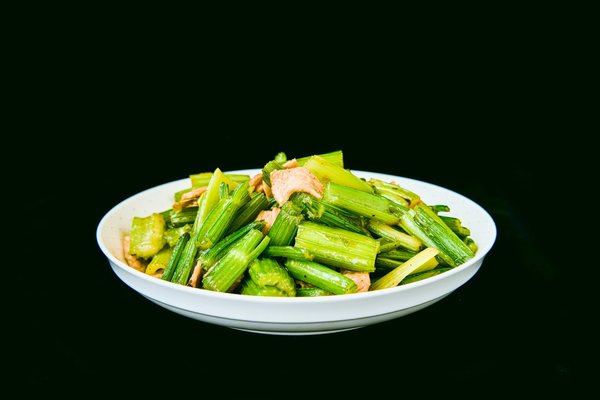 10 recettes innovantes à base de poudre d'ube à savourer